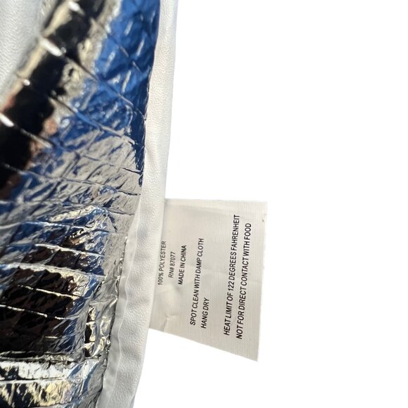 Collections Etc Blue Snowflake Expandable Insulated Food Carrier - Picture 8 of 10